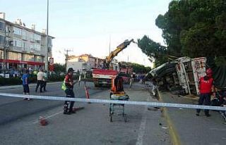 Freni patlayan kamyon ortalığı savaş alanına...