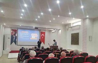 FÜ öğrencileri yaşlılarla buluştu