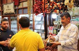 Gaziantep’te bayram yoğunluğu esnafın yüzünü...