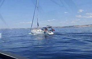 Gelibolu açıklarında rotası İtalya olan yelkenli...