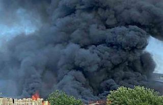 Geri dönüşüm fabrikası alevlere teslim oldu