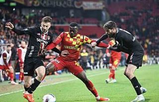 Göztepe, Dennis için Anderlecht’in teklifini yetersiz...