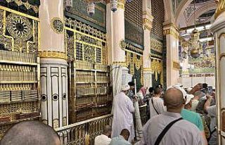 Hacılar Ravda-ı Mutahhara’ya koştular