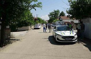 Hafif ticari araç ile otomobil çarpıştı: 4 yaralı