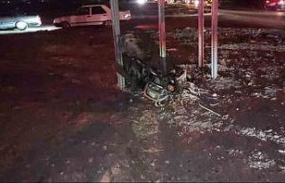 Hafif ticari araçla çarpışan motosikletin sürücüsü...