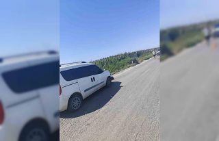 Hafif ticari araçla motosiklet çarpıştı: 2 ölü