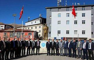 Hakkari’deki muhtarlardan ekmek zammına tepki