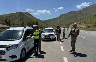 Hakkâri’de yol uygulaması, 5 sürücüye ceza