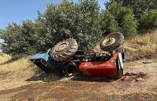 Halfeti’de traktör devrildi: 3 yaralı