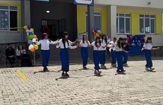 Hamur’da renkli bahar şenliği