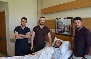 Hastanın böbreğinden 23 santimlik kist çıkarıldı