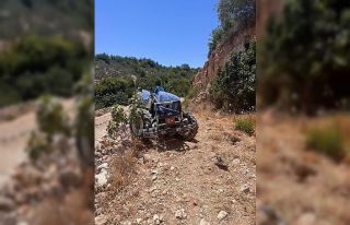 Hatay’da traktör devrildi: 2 yaralı