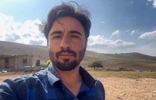 Hayvanlarını otlatırken fark etti, o anları kaydetti