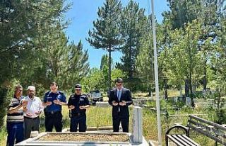 Hisarcıklı şehit asker Yavuz mezarı başında...