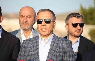 İçişleri Bakanı Yerlikaya bayram namazını Konya’da...