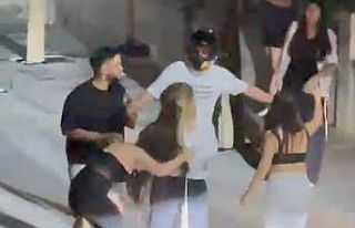 İki genç kızın saç saça kavgası kamerada