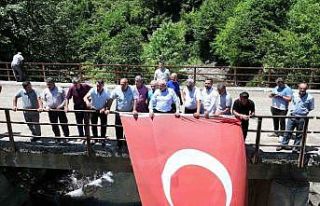 İlçeleri birleştiren köprüde ortak buluşma