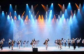 "İlk Kurşunlar" gösterisi ayakta alkışlandı