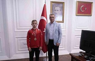 İlkadımlı sporcular başarıya doymuyor