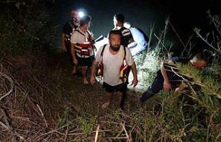 Irmaktaki adacıkta mahsur kaldılar, kurtarıldıktan...