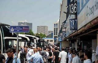 İstanbul Otogarı’nda bayram hareketliliği havadan...