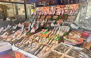 İstanbul’da balık çarşılarında bayram sessizliği