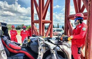 İtfaiyeden AKUT’a eğitim desteği