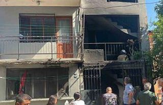 İzmir’de 4 katlı binanın zemin katında yangın...