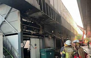 İzmir’de inşaat deposundaki yangın kontrol altına...