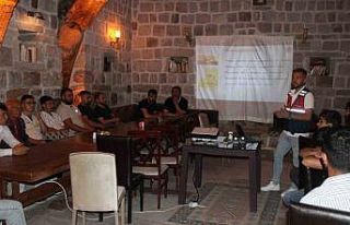 Jandarma Ağırnaslı gençleri uyuşturucuya karşı...