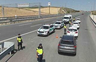 Jandarma otoyolda denetimlerini artırdı