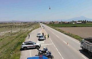 Jandarma, trafiği cayrokopter ve dron ile denetliyor