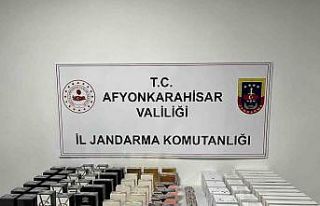 Kaçak elektronik ürün satan şahıs uyuşturucu...