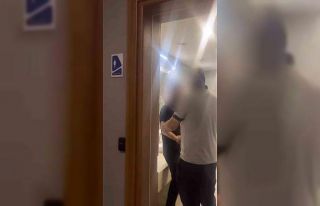 Kadınlar tuvaletinde görüntü çeken şahıstan...