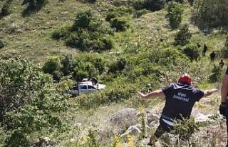 Kamyonet şarampole uçtu, sürücü ağır yaralandı