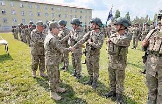 Kara Kuvvetleri Komutanı Orgeneral Bayraktaroğlu,...