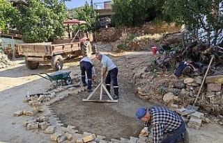 Karacasu’da yol çalışmaları devam ediyor