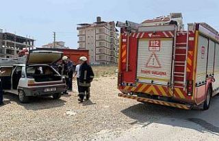 Karaman’da park halindeki otomobil yandı