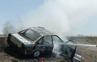 Karapınar’da otomobil yanarak kullanılamaz hale...