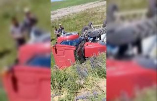 Kars’ta traktör şarampole devrildi