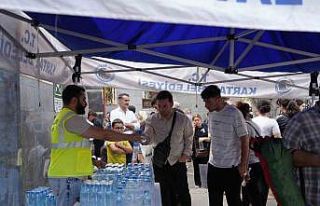 Kartal Belediyesi ekipleri, YKS heyecanında öğrencileri...