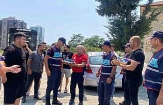 Kavga ihbarına giden jandarmaya sürpriz kutlama