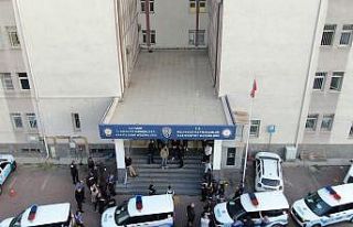 Kayseri’de 84 polis ile aranan şahıslara operasyon:...