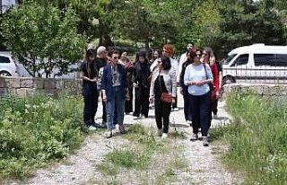 Kendi imkânlarıyla oluşturduğu müzede, Hitit...