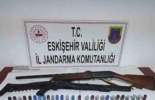 Kepçe ile kaçak kazı yapan 5 şüpheli suçüstü...