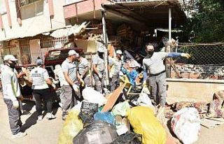 Kepez’de çöp apartman operasyonunda 20 kamyon...