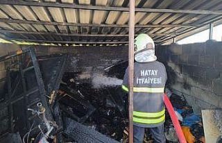 Kırıkhan’da odunluk yangını