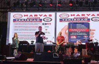 Konser sahnesinden "NARVAS" uygulaması...