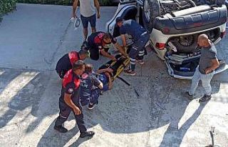 Kontrolden çıkan otomobil dere yatağına uçtu...