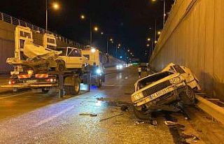 Konya’da karşı şeride geçen otomobil 2 araca...